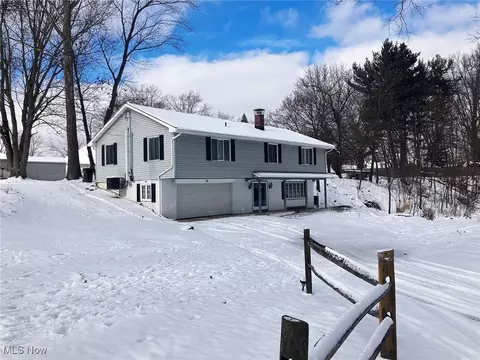 110 Berkshire Rd, Elyria, OH 44035