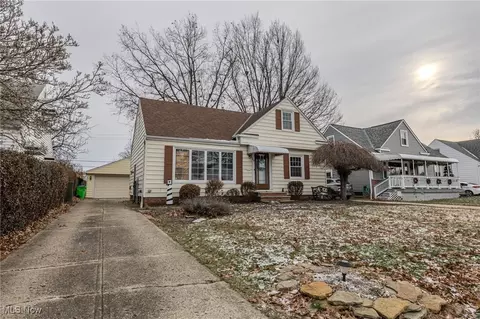 765 Pendley Rd, Willowick, OH 44095