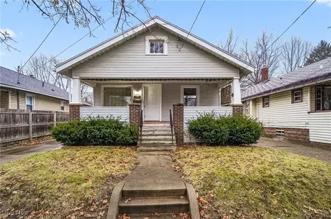 1733 Adelaide Blvd, Akron, OH 44305