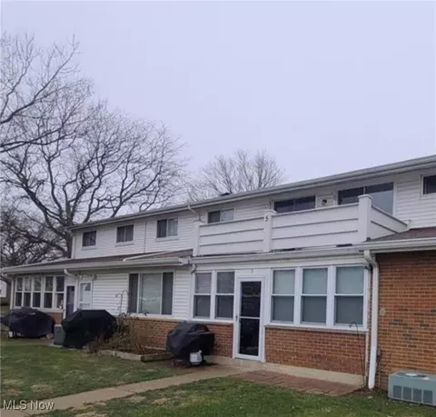 25400 Country Club Blvd #5, North Olmsted, OH 44070