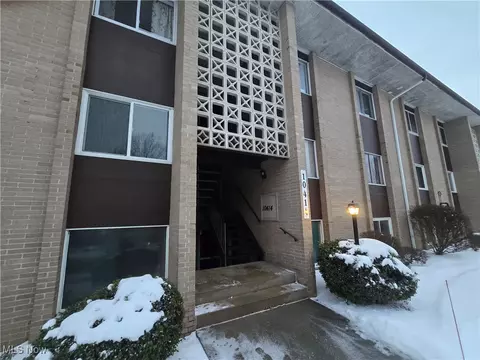 10414 N Church Dr #307, Parma Heights, OH 44130