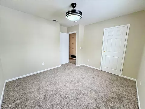 Bedroom - 3928 Meadow Ln, Lorain, OH 44055 photo 2 of 4