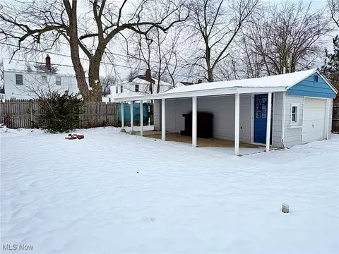 Exterior - 3928 Meadow Ln, Lorain, OH 44055 photo 2 of 4