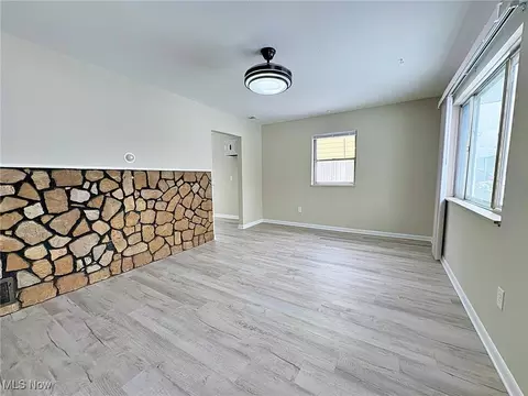 Living - 3928 Meadow Ln, Lorain, OH 44055 photo 3 of 4