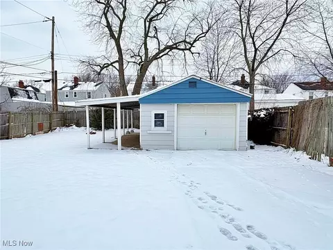 Exterior - 3928 Meadow Ln, Lorain, OH 44055 photo 3 of 4