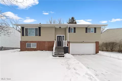5525 Carol Jean Blvd, Garfield Heights, OH 44125