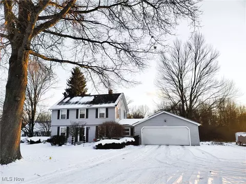 997 State Rd NW, Warren, OH 44481