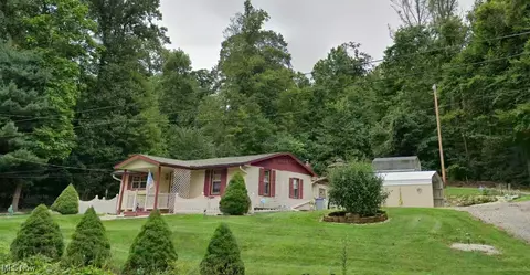3626 University Dr NE, New Philadelphia, OH 44663