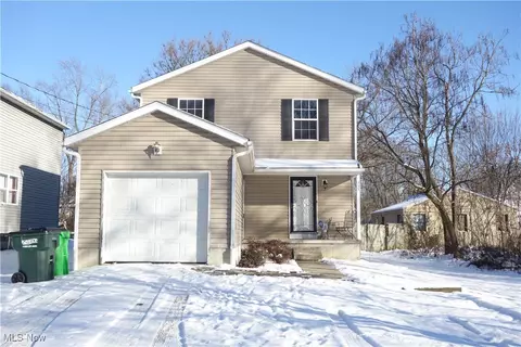 335 College St, Barberton, OH 44203