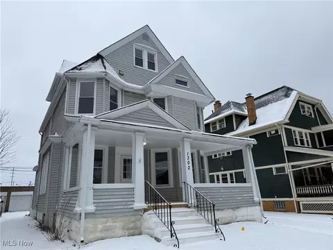 1302 W 116th St, Cleveland, OH 44102