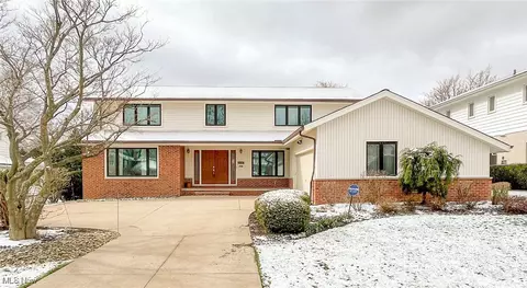 25102 Wimbledon Rd, Beachwood, OH 44122