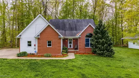 305 Morgan Ter, Roaming Shores, OH 44084