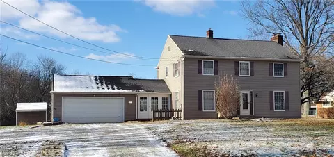 3745 Mountview Ave, Alliance, OH 44601