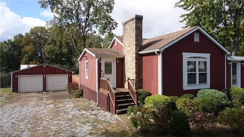 312 Meadowridge Rd, Akron, OH 44312