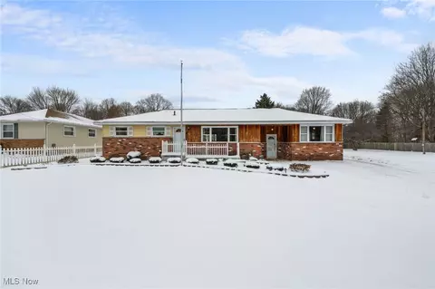 34 Lee Rd, Painesville, OH 44077