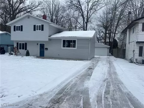 1282 Mohegan Trl, Willoughby, OH 44094