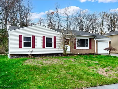 26925 Southwood Ln, Olmsted Twp, OH 44138