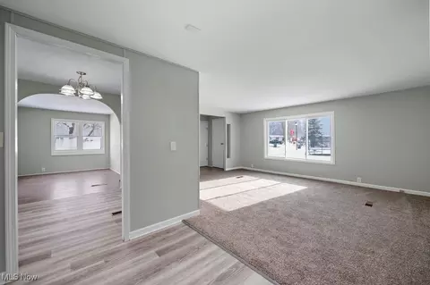 Living - 429 Morgan Ct, Lagrange, OH 44050 photo 4 of 8