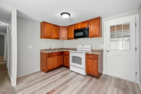 Kitchen - 429 Morgan Ct, Lagrange, OH 44050 photo 1 of 2