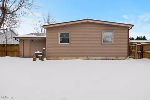 Exterior - 429 Morgan Ct, Lagrange, OH 44050 photo 6 of 8