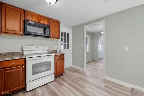 Entry Way - 429 Morgan Ct, Lagrange, OH 44050 photo 3 of 3