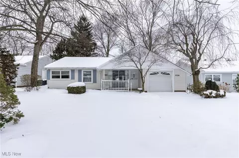 1136 Ranchland Dr, Mayfield Heights, OH 44124