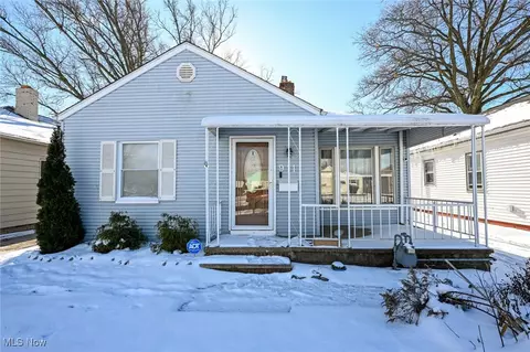 911 Dartmoor Ave, Parma, OH 44134