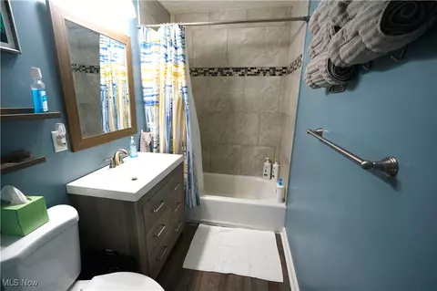 Bath - 254 Winckles St, Elyria, OH 44035 photo 1 of 1