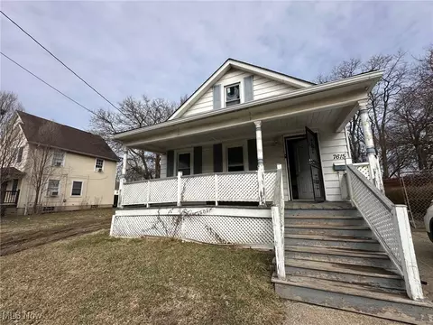 7615 Aetna Rd, Cleveland, OH 44105