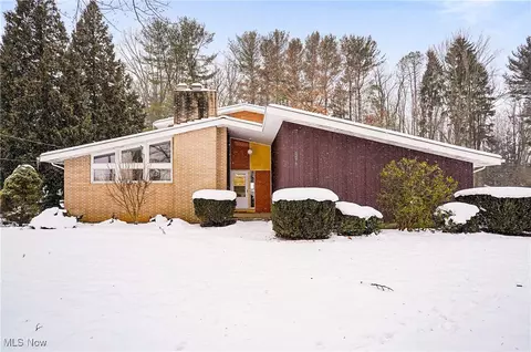 5671 Caranor Rd, Kent, OH 44240