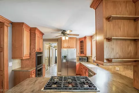 Kitchen - 2854 Diamond St NE, Canton, OH 44721 photo 2 of 7