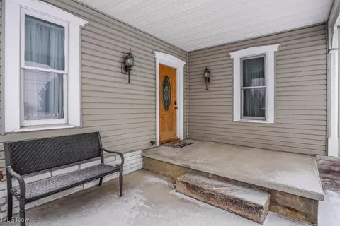 Exterior - 2854 Diamond St NE, Canton, OH 44721 photo 9 of 10