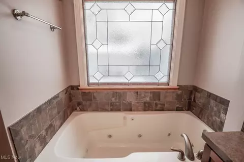 Bath - 2854 Diamond St NE, Canton, OH 44721 photo 3 of 4