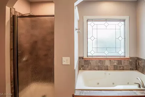 Bath - 2854 Diamond St NE, Canton, OH 44721 photo 2 of 4