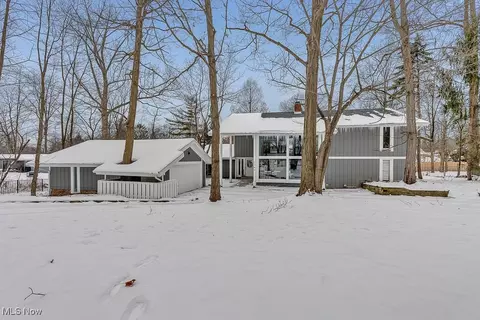 2744 Green Rd, Shaker Heights, OH 44122
