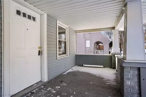 1618 Hampton Rd, Akron, OH 44305 photo 2