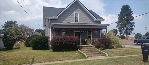 22 E 3rd St, Frazeysburg, OH 43822