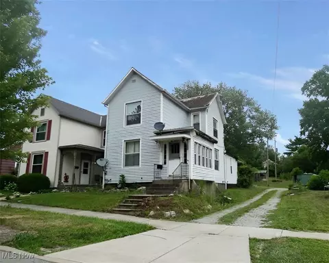 514 N 5th St, Cambridge, OH 43725