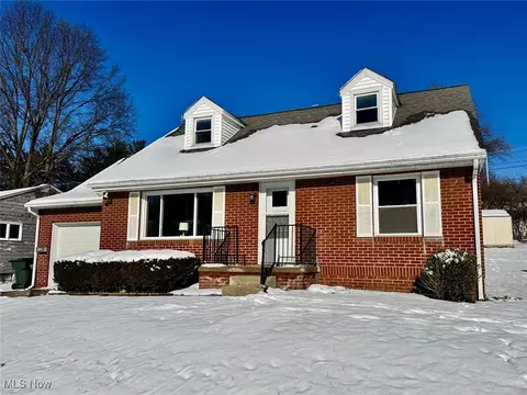 1344 Dunkeith Dr NW, Canton, OH 44708 photo 2