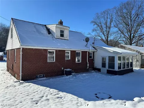 1344 Dunkeith Dr NW, Canton, OH 44708 photo 4