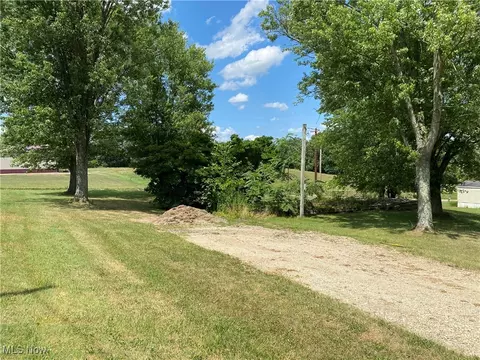 180 Waynesburg Rd NW, Carrollton, OH 44615