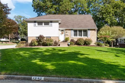 1003 Lynbrook St SE, North Canton, OH 44720
