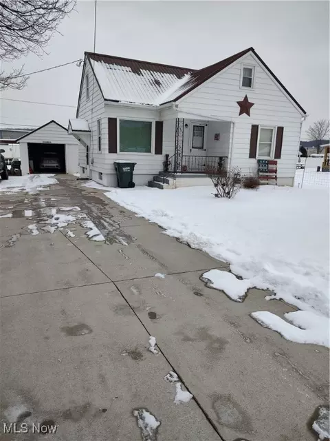 5434 E State Rd, Newcomerstown, OH 43832