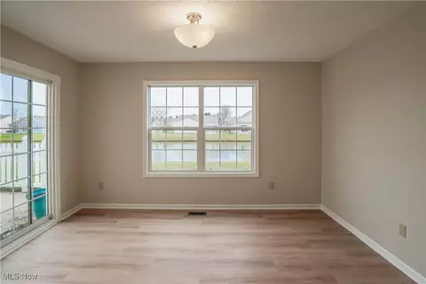 Living - 129 Westminster Way, Elyria, OH 44035 photo 6 of 8