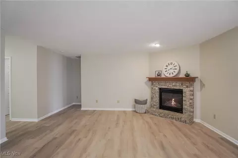 Living - 129 Westminster Way, Elyria, OH 44035 photo 3 of 8