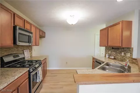 Kitchen - 129 Westminster Way, Elyria, OH 44035 photo 2 of 4