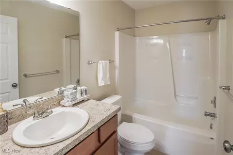 Bath - 129 Westminster Way, Elyria, OH 44035 photo 4 of 5