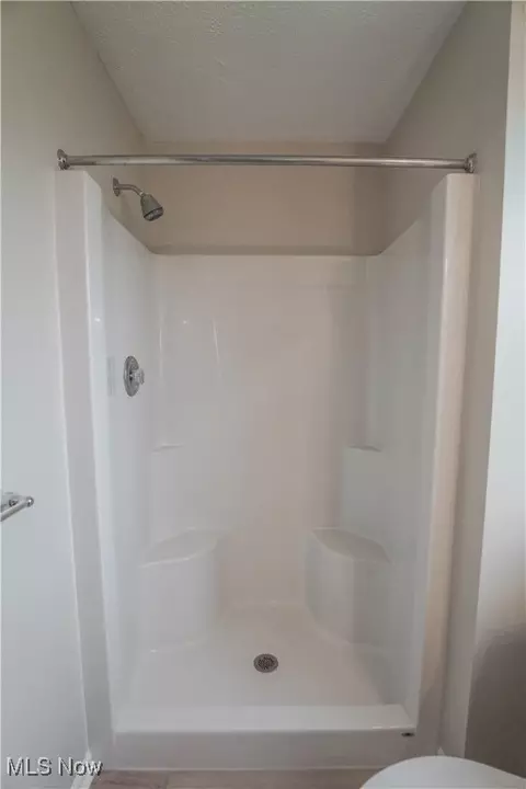 Bath - 129 Westminster Way, Elyria, OH 44035 photo 2 of 5