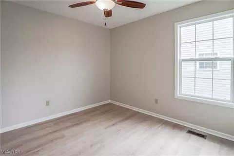 Bedroom - 129 Westminster Way, Elyria, OH 44035 photo 5 of 6