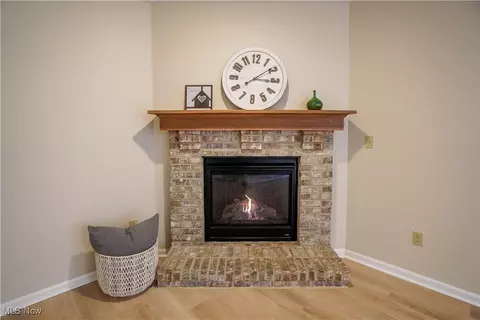 Living - 129 Westminster Way, Elyria, OH 44035 photo 2 of 8